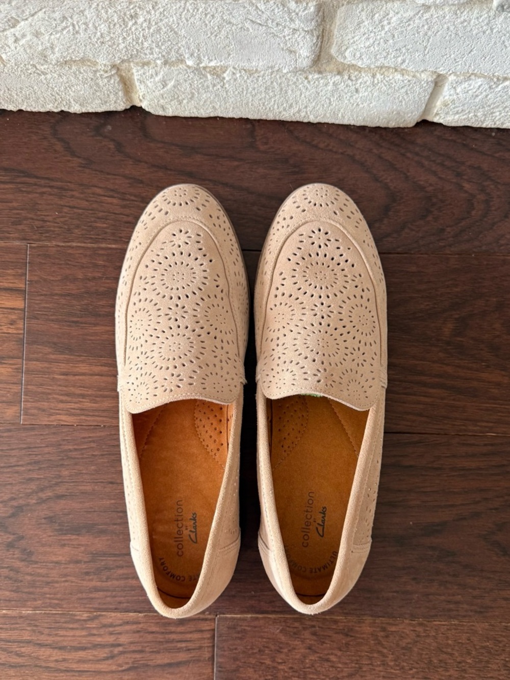 Clarks Women’s Trish Calla Loafer — Sand Suede EUC! - Picture 4 of 11